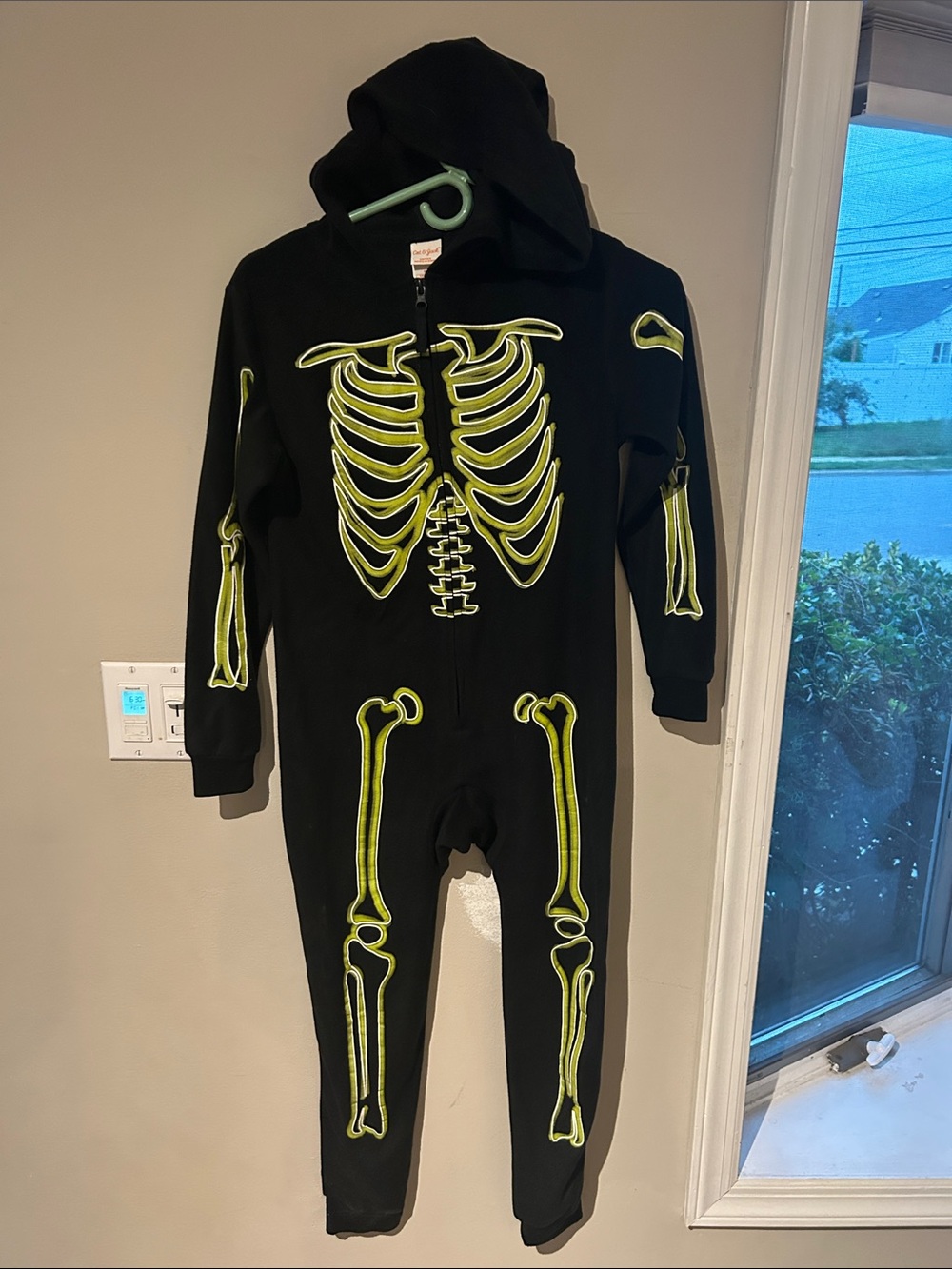 Cat & Jack Black One-Piece Glow Skeleton Footie